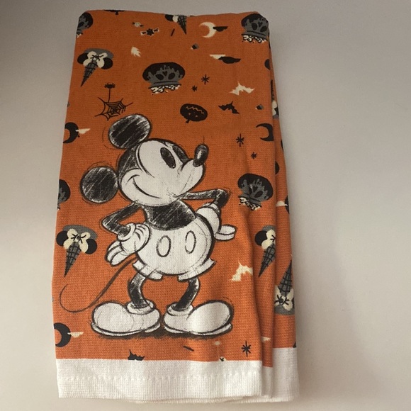 NWT disney 2 pc kitchen towels - Picture 4 of 6